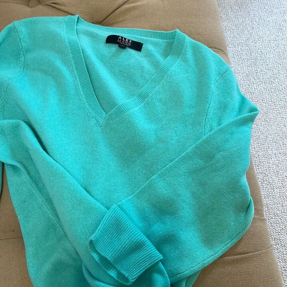 Alex Marie Green V-Neck Sweater Soft Knit